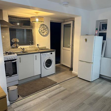 Stylish Studio Flat - Watford Junction - Harry Potter المظهر الخارجي الصورة