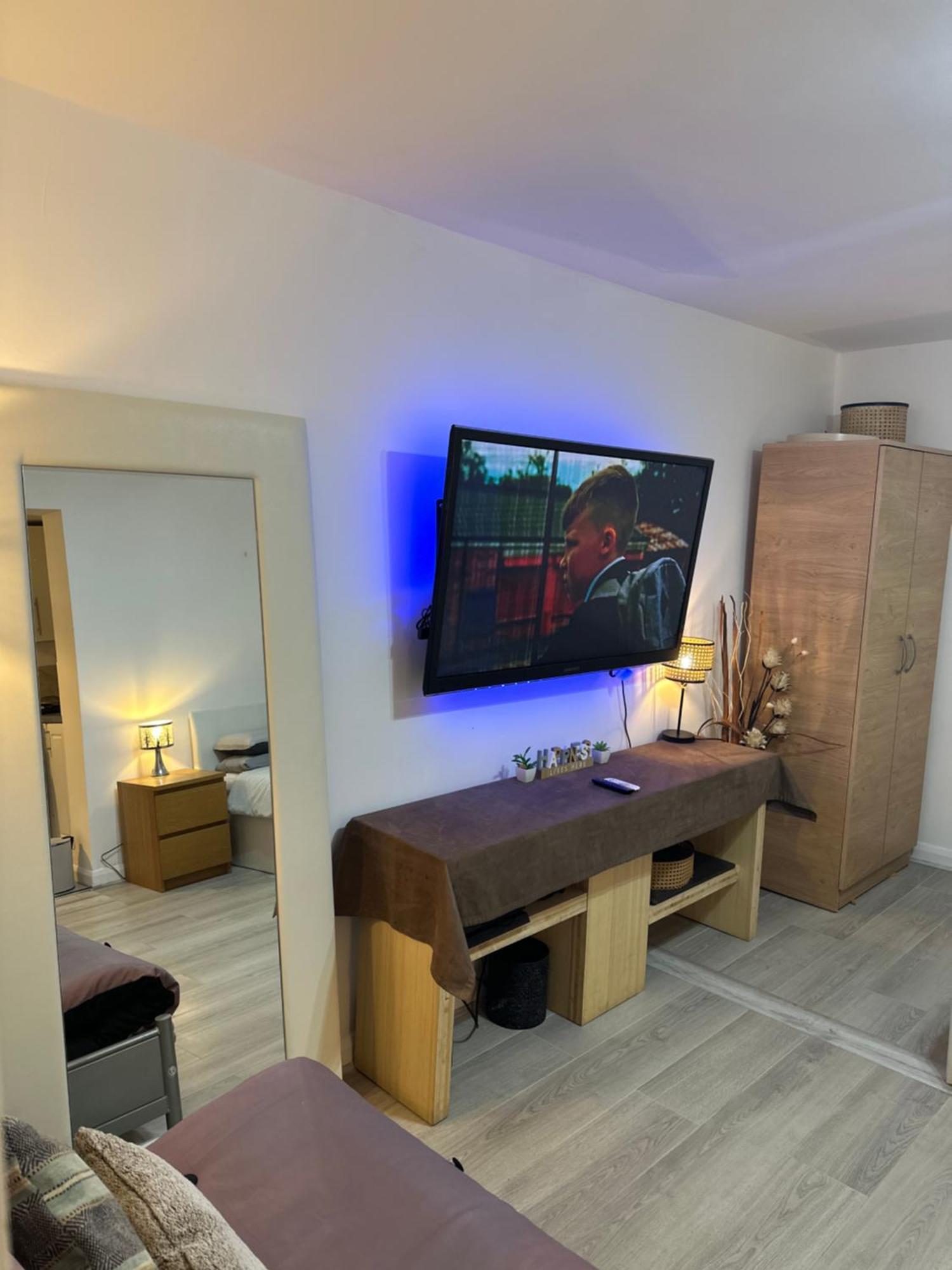 Stylish Studio Flat - Watford Junction - Harry Potter المظهر الخارجي الصورة