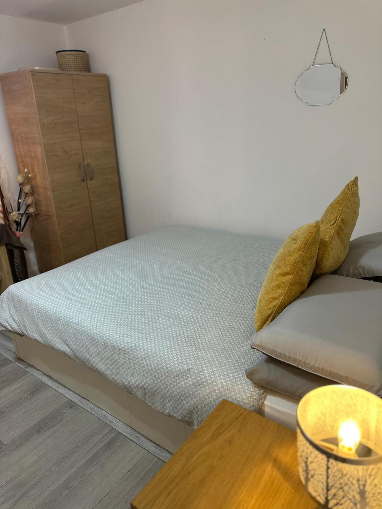 Stylish Studio Flat - Watford Junction - Harry Potter المظهر الخارجي الصورة